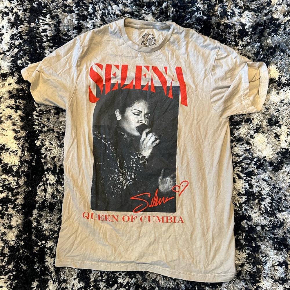 Official Selena Quintanilla shirt! Only worn 2x.